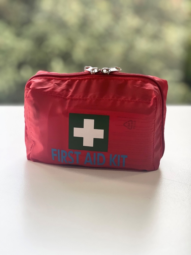 Hiking first aid kit (Main View)